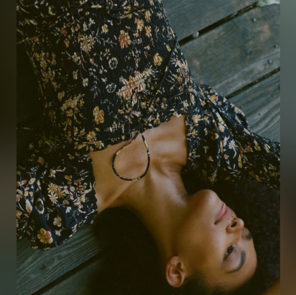 Doen Bijou in navy oak floral, large - Picture 5 of 11